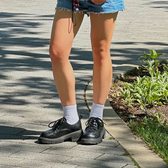 thrifted Shoes - Black Lace-Up Chunky Loafers